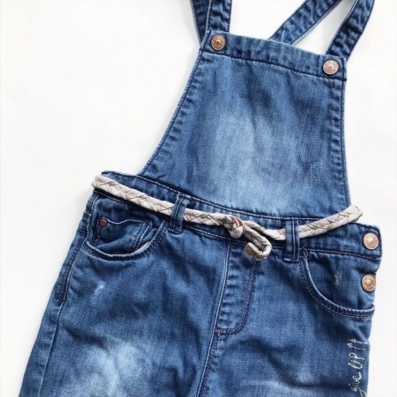 Zara patch medium wash denim overalls EUC 2/3T - Picture 2 of 5
